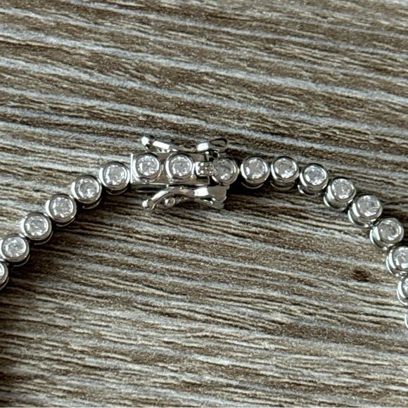 Bezel set tennis bracelet A1181 - Picture 4 of 6